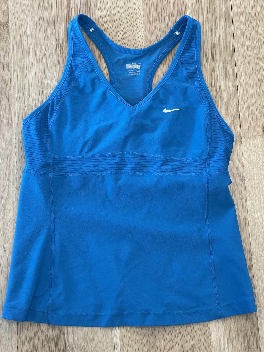 Nike Tank Womens L Blue Built-In Bra UnPadded Moisture Wicking Athletic